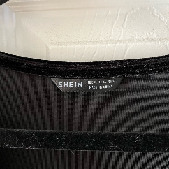 Velvet midi dress with deep V neckline - Picture 2 of 2